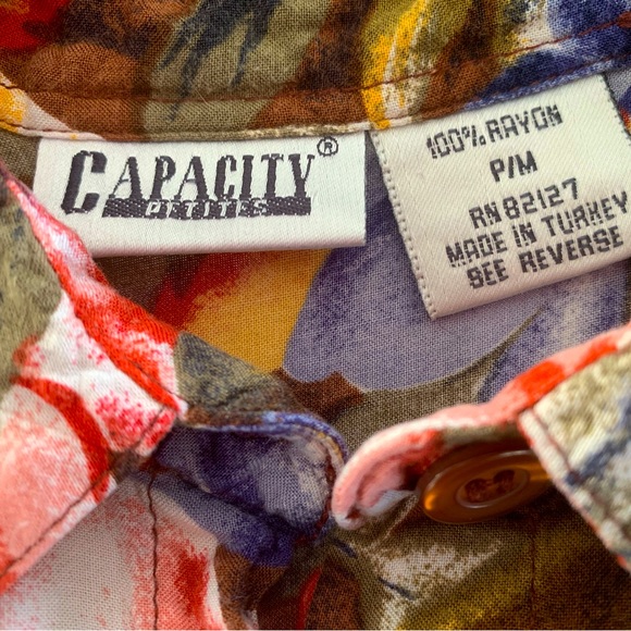 Capacity Petites Floral Romper Size Petite/Medium - Picture 3 of 3